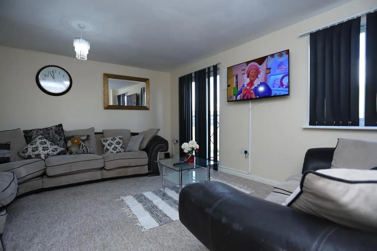 Lovely 4 Bed House London Holiday home